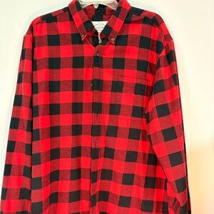 Men’s plaid long sleeve.